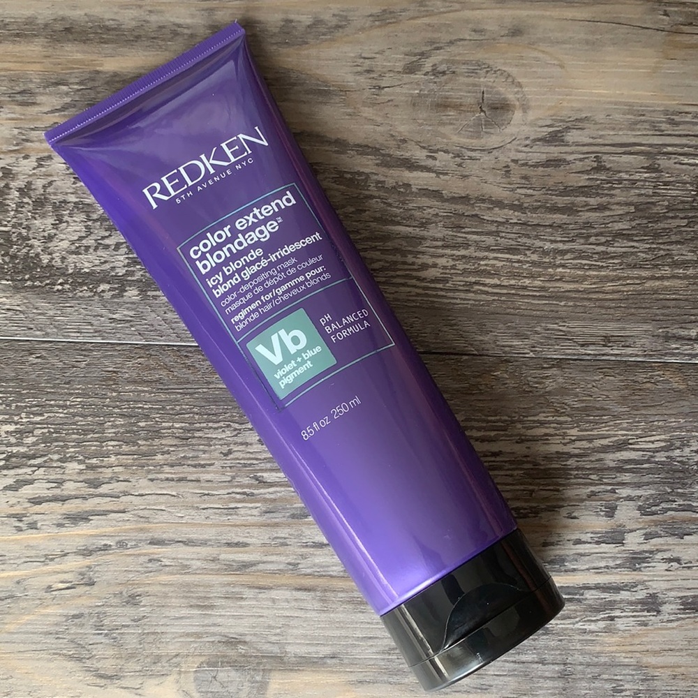 Redken color extend blondage Icy blonde color depositing mask VB